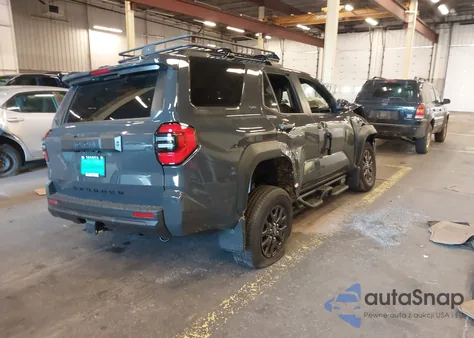 2025 Toyota 4Runner Sr5 из США, поврежденный, VIN JTEVA5BR5S5023562